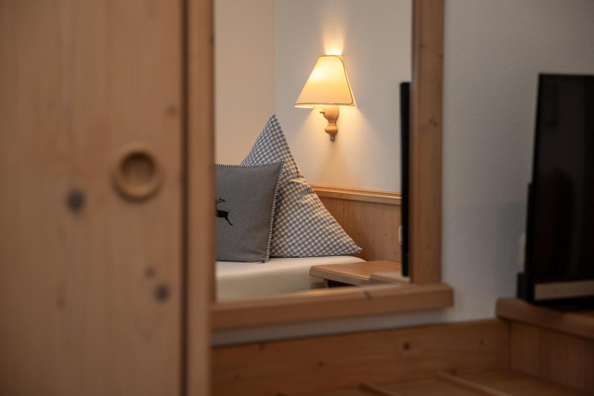 Hotel Gasthof Alter Wirt Farchant Extérieur photo