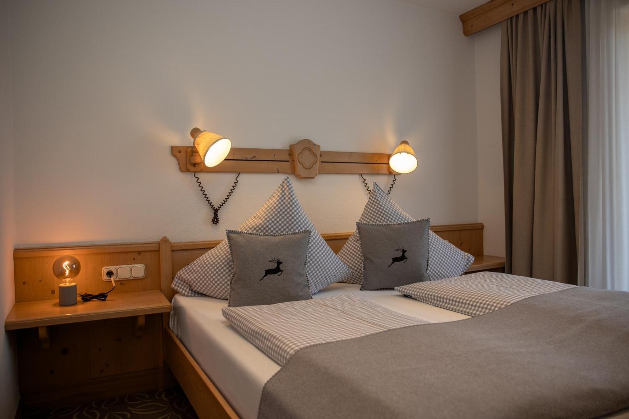 Hotel Gasthof Alter Wirt Farchant Extérieur photo