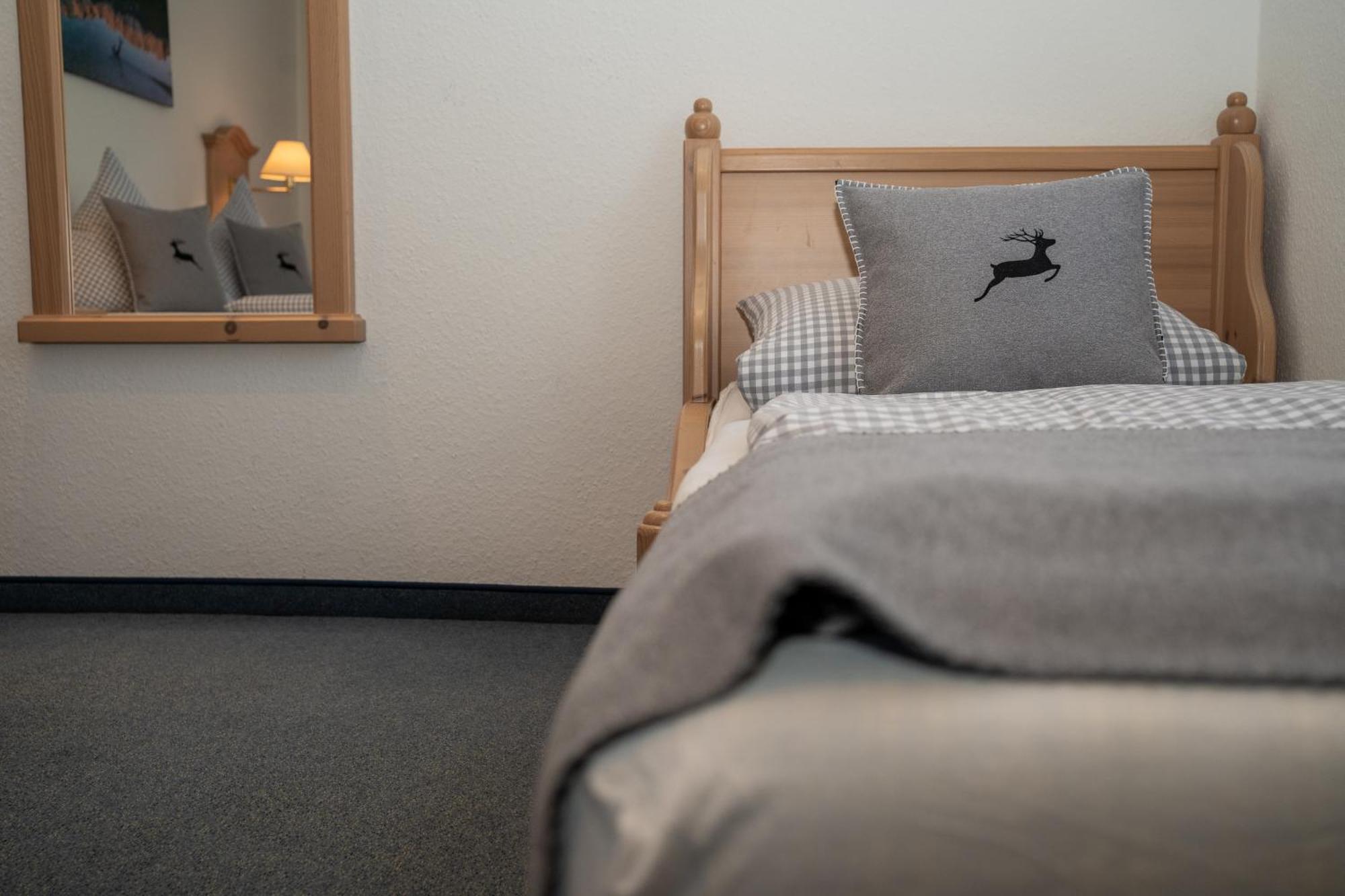 Hotel Gasthof Alter Wirt Farchant Extérieur photo