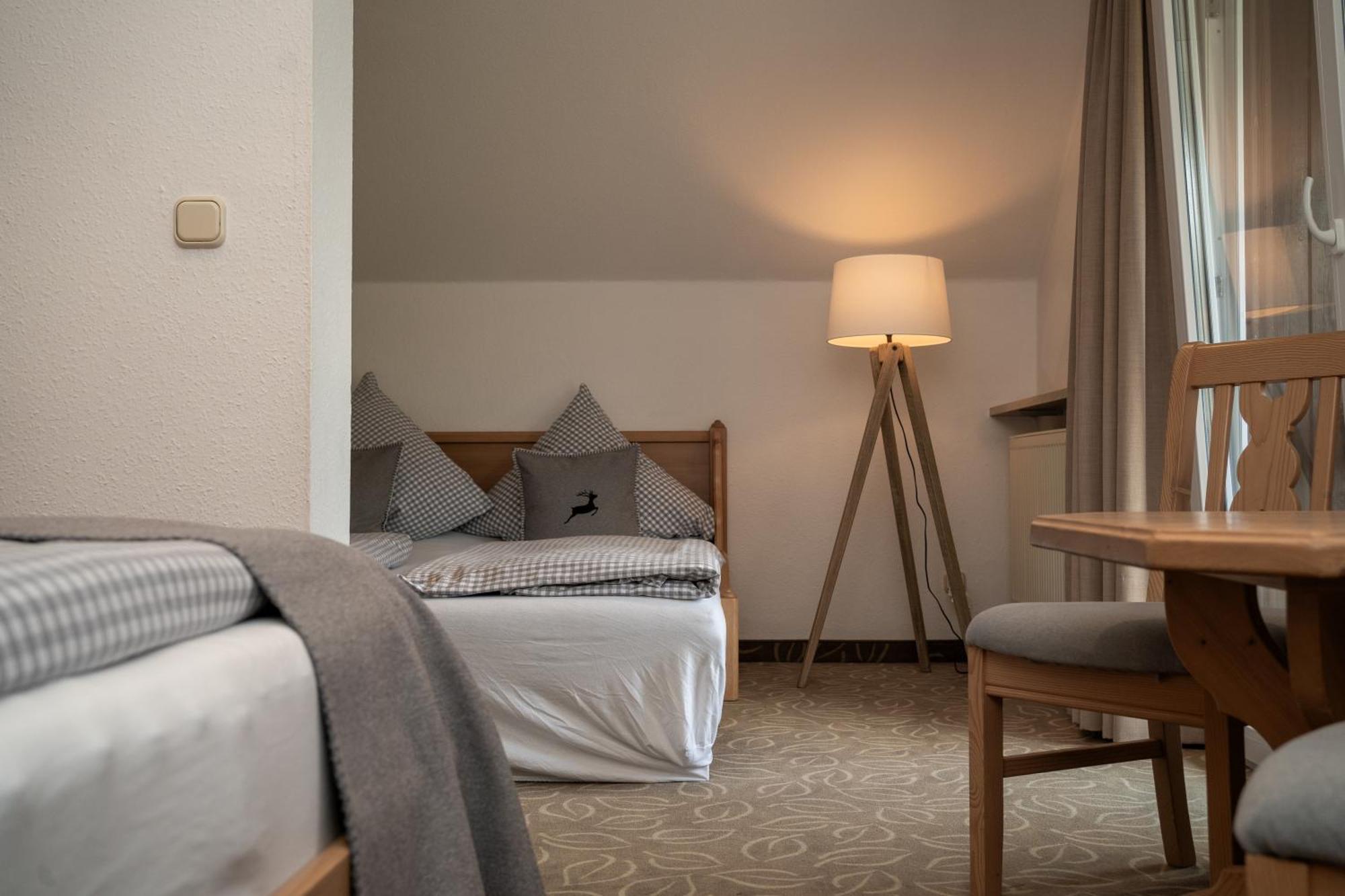 Hotel Gasthof Alter Wirt Farchant Extérieur photo