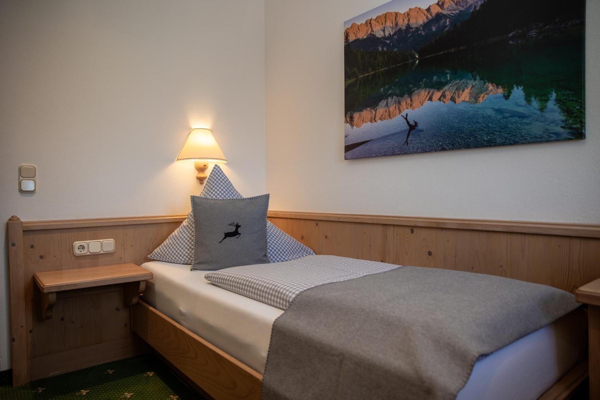 Hotel Gasthof Alter Wirt Farchant Extérieur photo